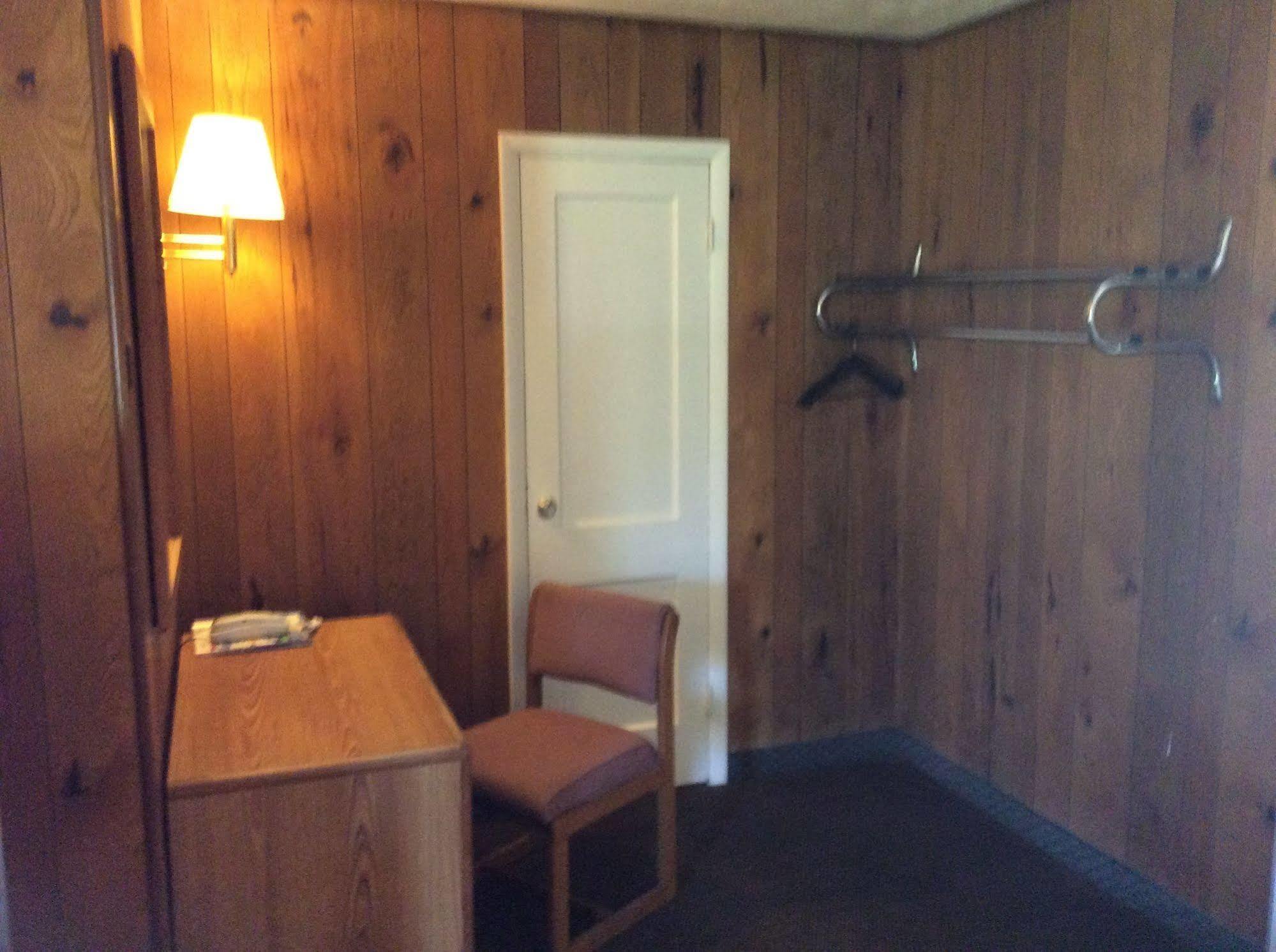 Woodridge Motel Тер От Екстериор снимка